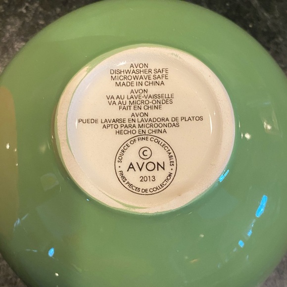 Avon Nutcracker Set of Three Bowls - Picture 7 of 9